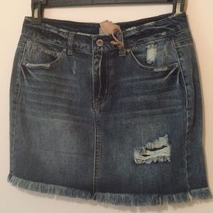 NWT TRUE craft distressed jean skirt SZ-5
